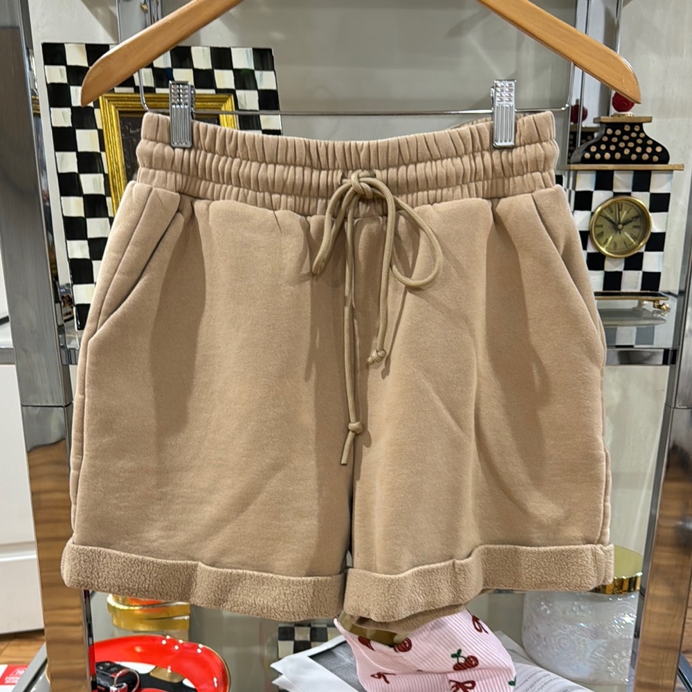 Tan Women's Shorts 4 th reckless  size s